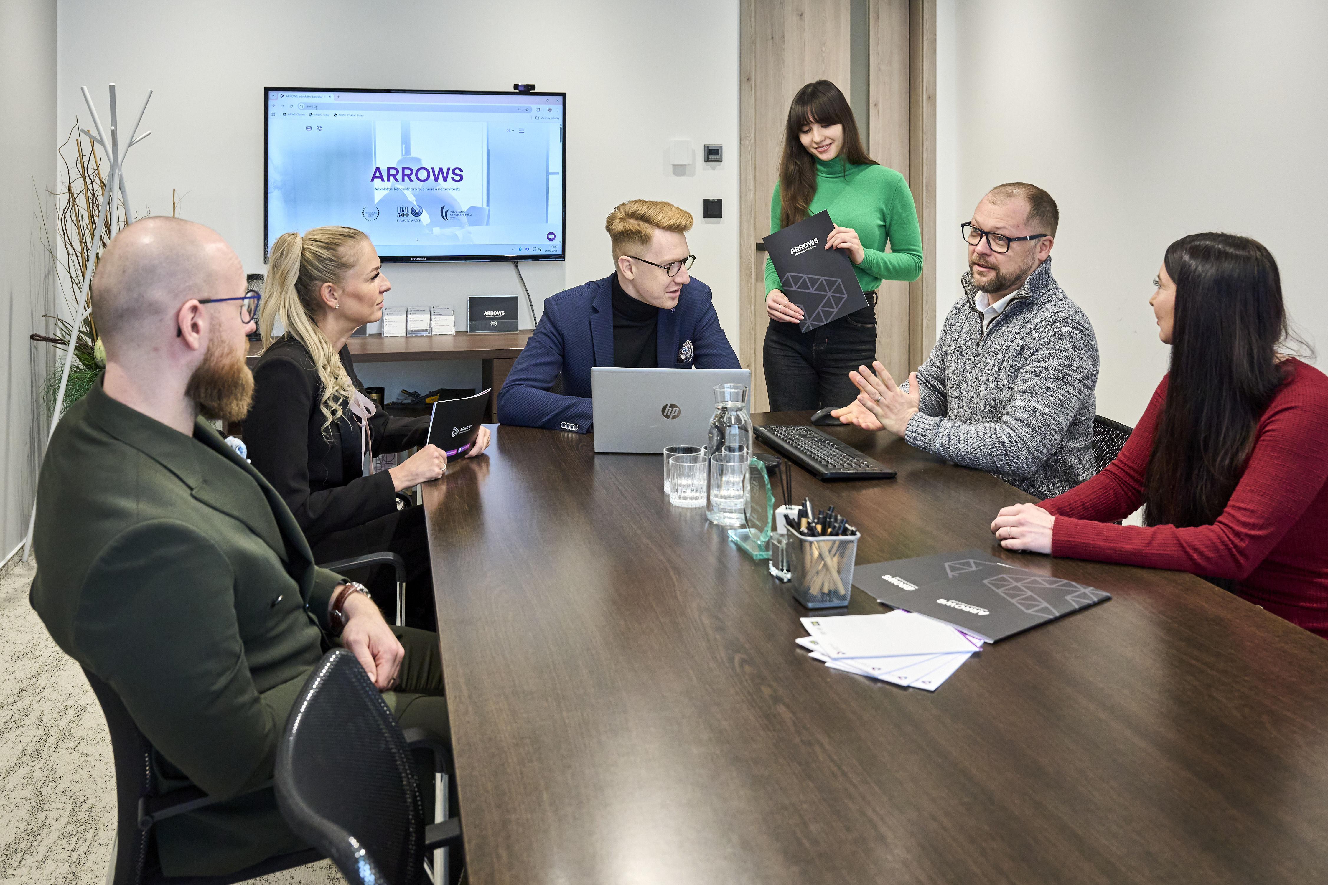 Na obrázku vidíme právníky řešící problematiku osobní odpovědnost statutárních orgánů.